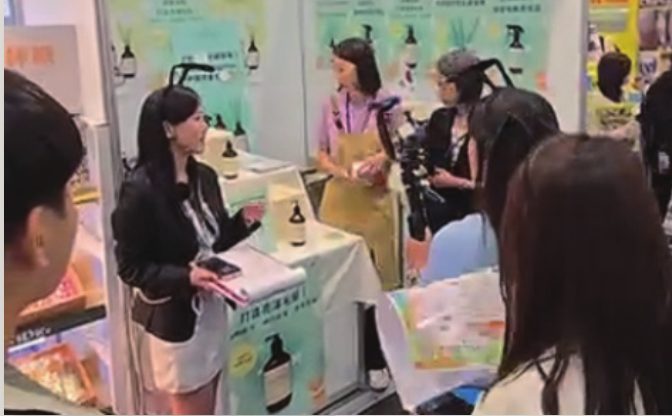 Visitors at the ANGPAWS booth