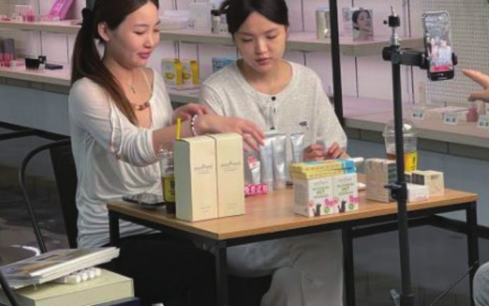 Live commerce session with Chinese influencers